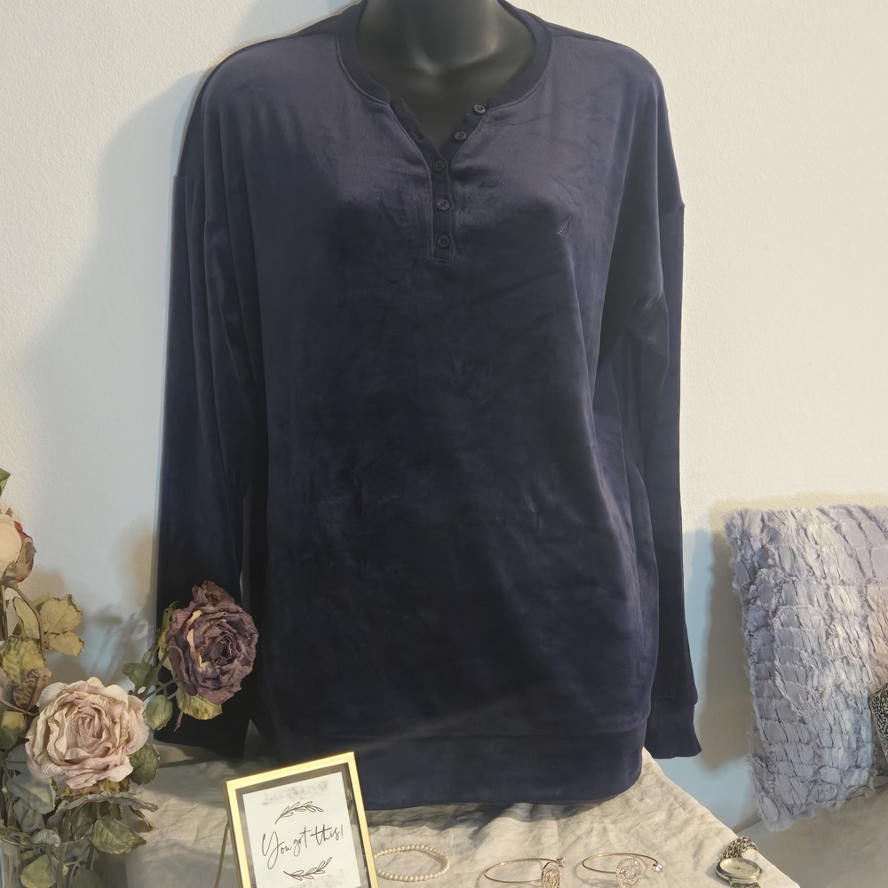Title
Nautica Navy Long Sleeve Henley Top Womens Large
